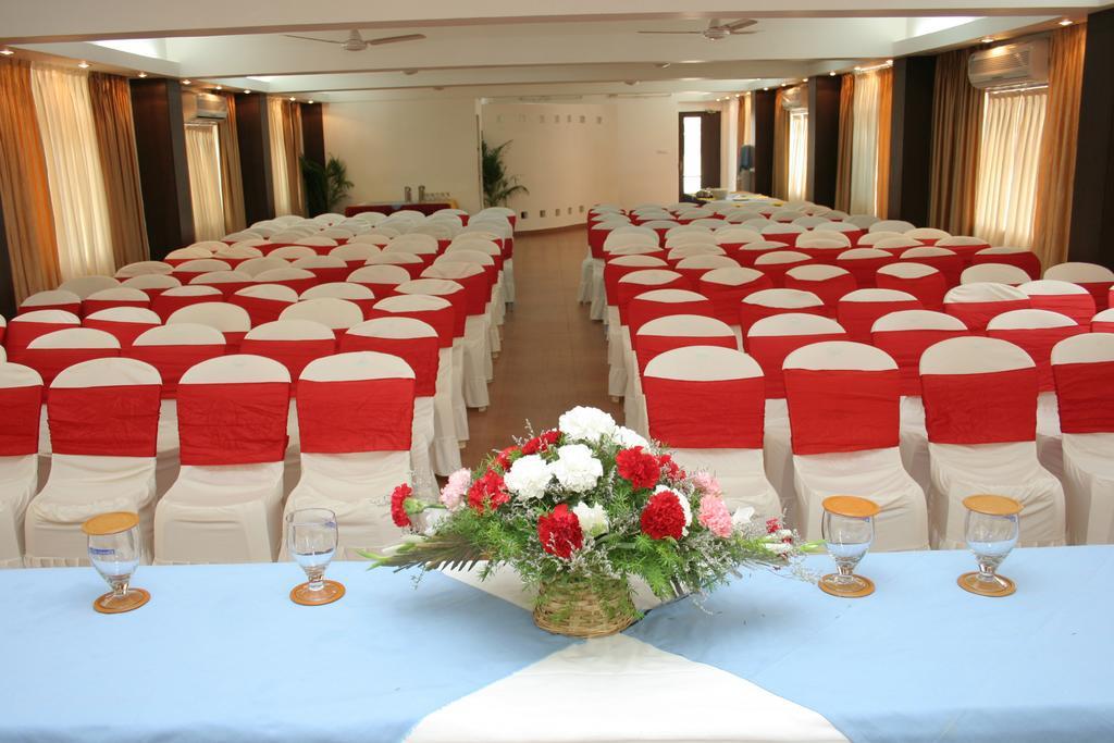 Alor Grande Holiday Resort Candolim Exterior photo